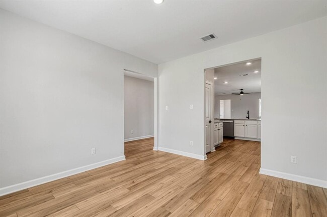 Building Photo - 15691 Honey Cv Dr