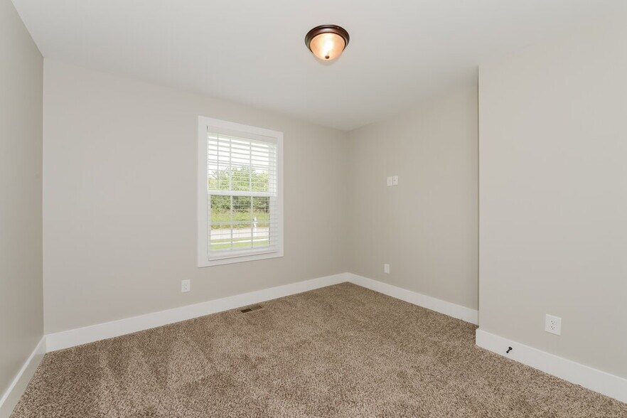 Building Photo - 1724 Brick Ct