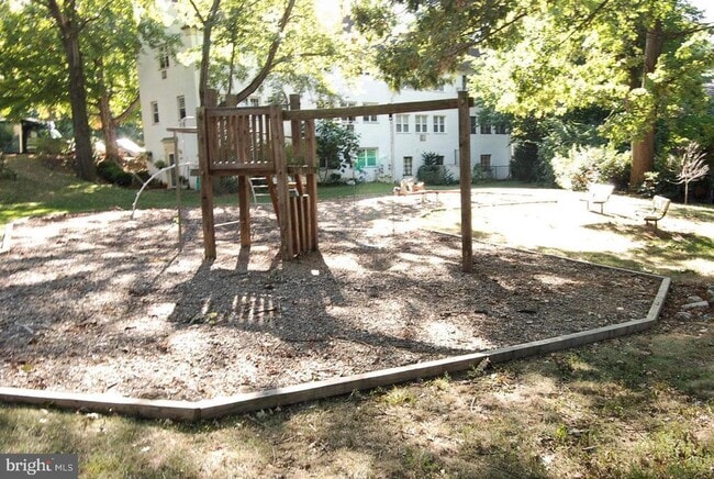 Building Photo - 3139 Martha Custis Dr