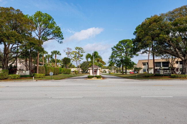 Building Photo - 4708 Oak Terrace Dr