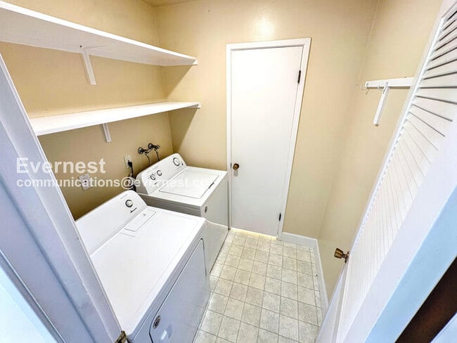 Building Photo - 1844 Tesoro Ct