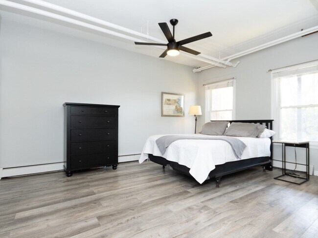 Building Photo - 45 Old Harbor St