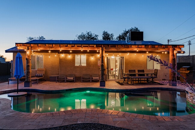 Building Photo - 3280 Rocking Horse Dr