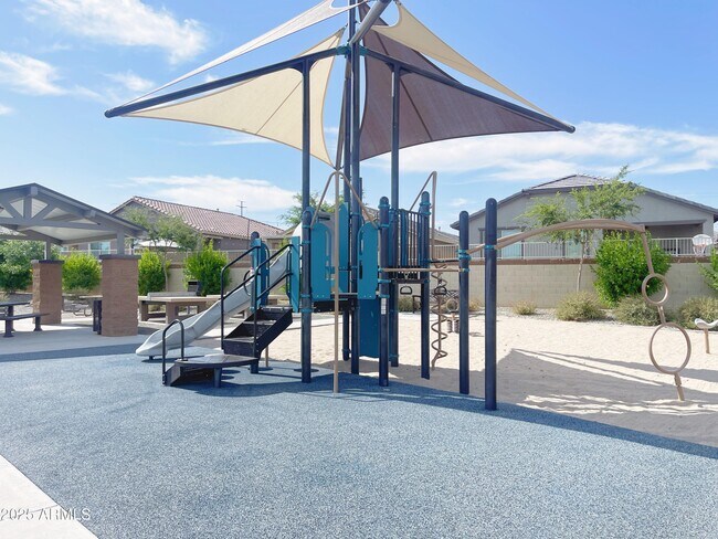 Building Photo - 2239 W Donner Dr