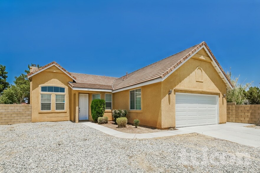 Building Photo - 757 Pino Ave