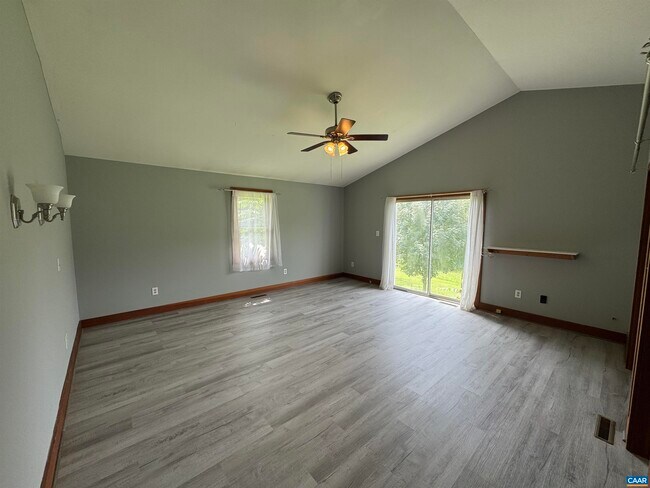 Building Photo - 85 Riverfield Farm Ln
