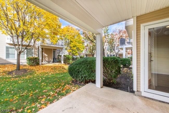 Building Photo - 43 S Shore Dr