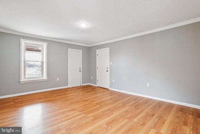 Building Photo - 655 S Potomac St