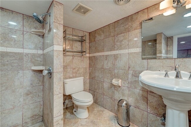 Building Photo - 5264 Dresden Wy