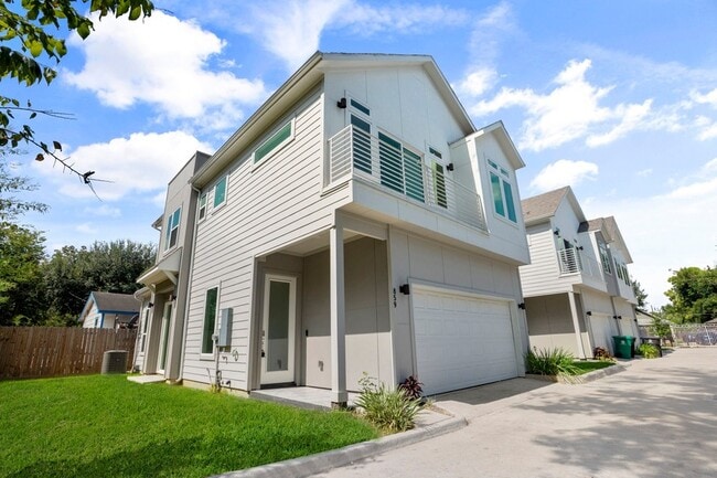 Building Photo - 861 Prosper St