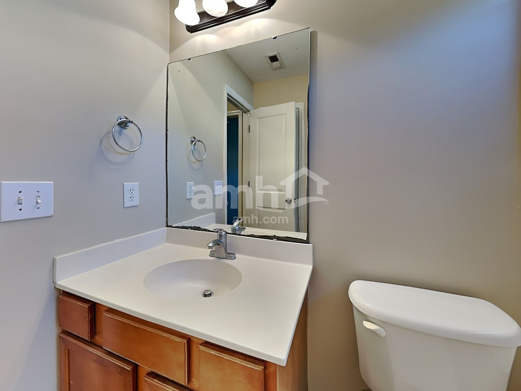 Building Photo - 5015 Whitfield Ct