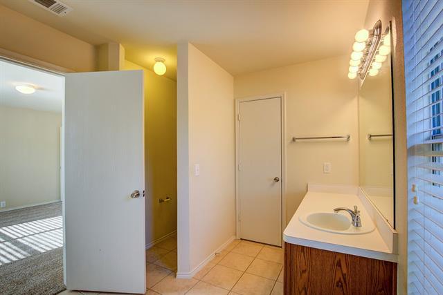 Building Photo - 1720 Desperado Rd