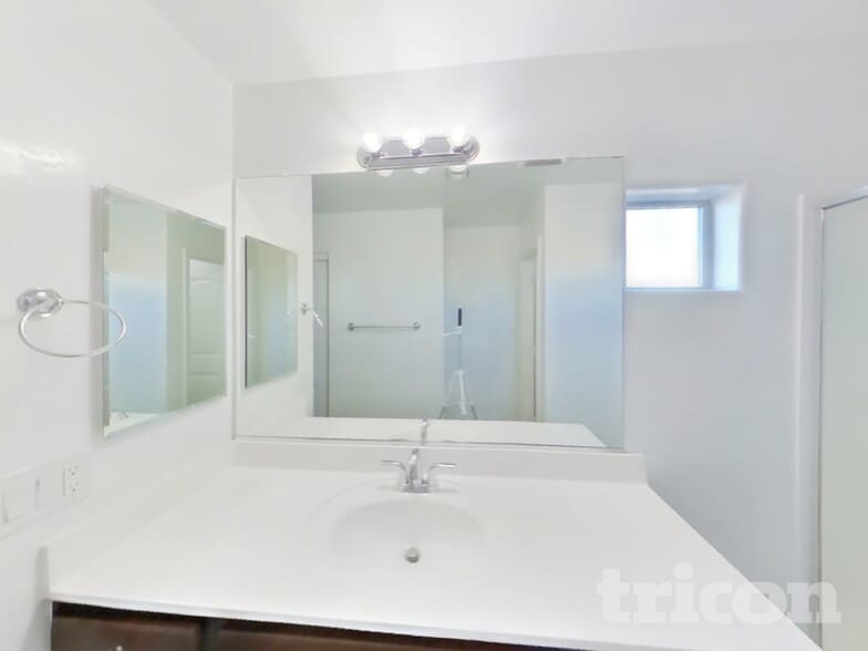 Building Photo - 10336 W Devonshire Ave