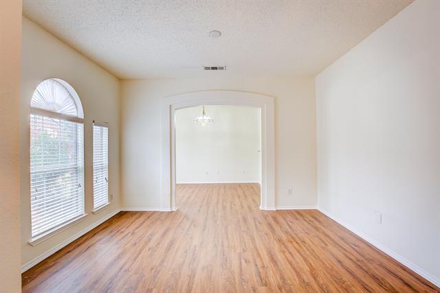 Building Photo - 4717 Woodhaven Ln