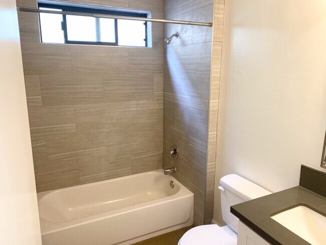 Building Photo - 521 Indiana St