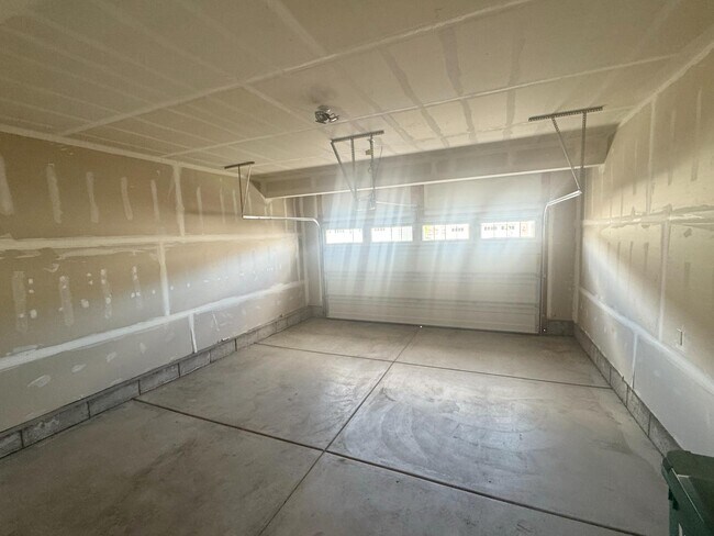 Building Photo - 9847 Alder Ln