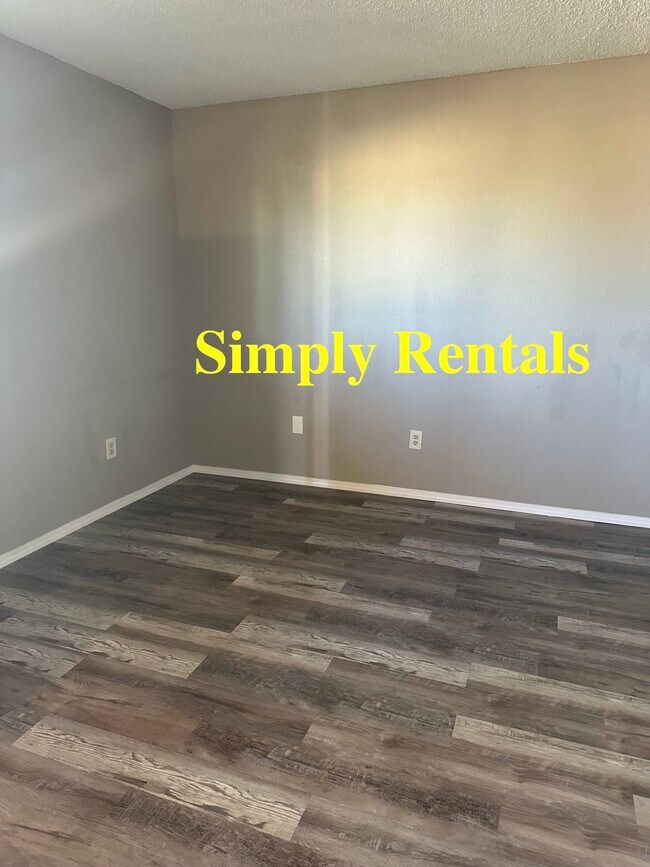 Building Photo - 1024 Chelwood Park Blvd NE