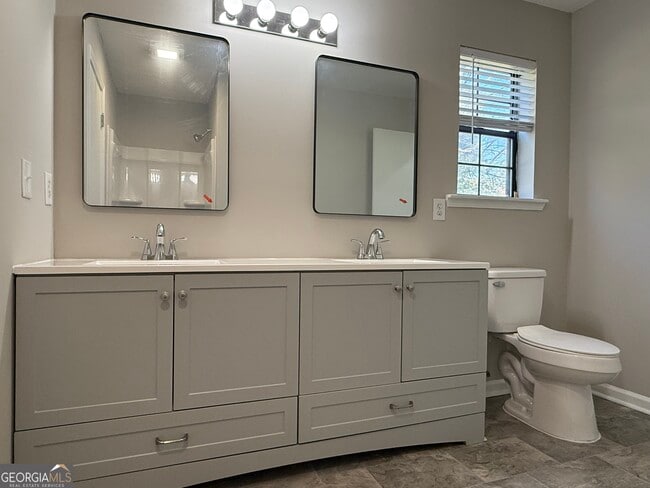 Building Photo - 731 Moon Bridge Rd