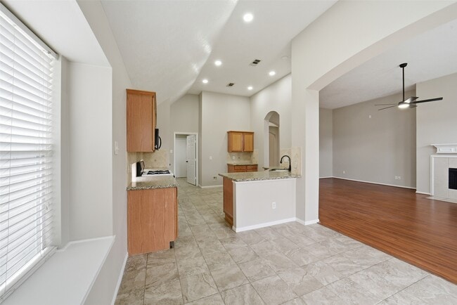 Building Photo - 11030 Desert Springs Cir