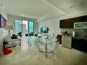 Building Photo - 950 Brickell Bay Dr