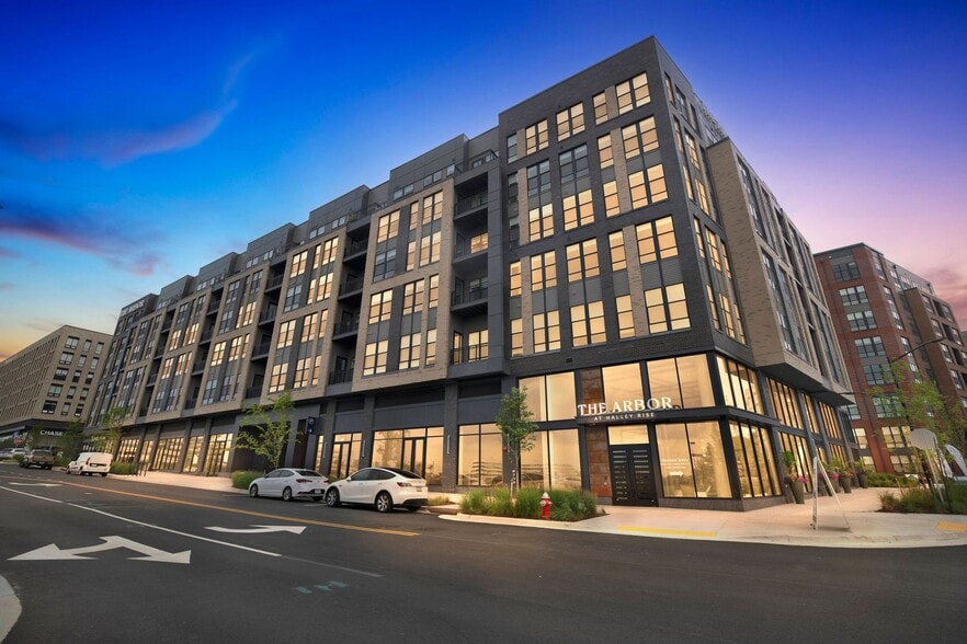 Primary Photo - The Arbor at Halley Rise