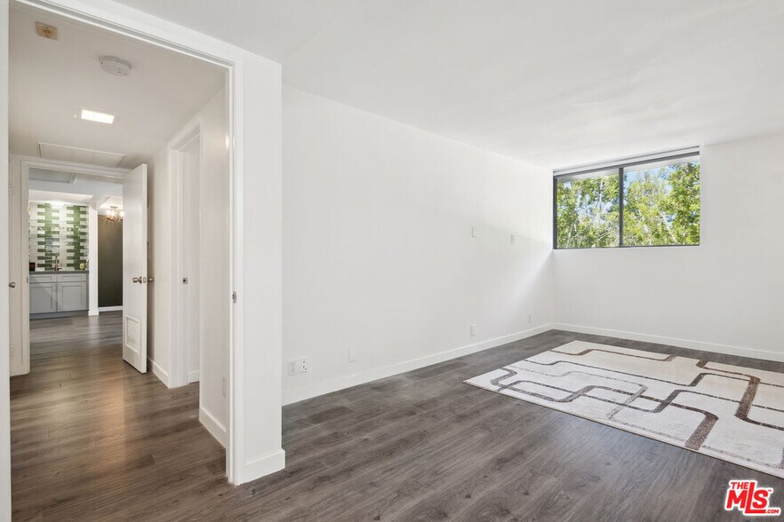 Building Photo - 10535 Wilshire Blvd