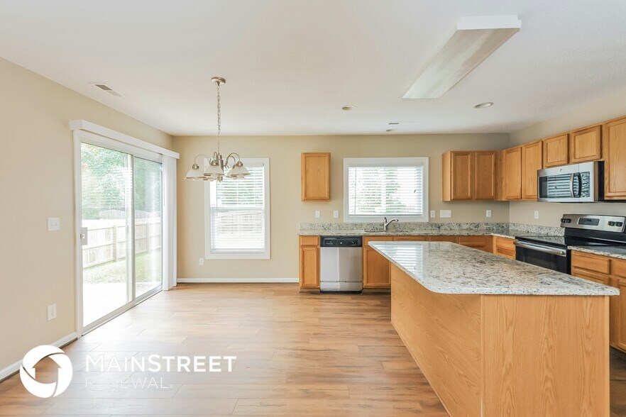 Building Photo - 2423 Quarry Ridge Ln