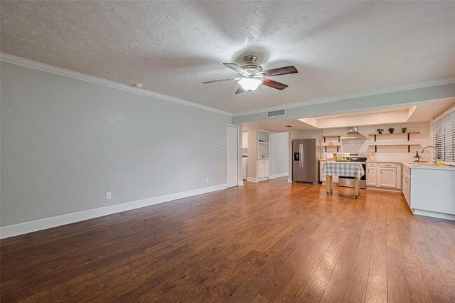 Building Photo - 3835 Cypressdale Dr