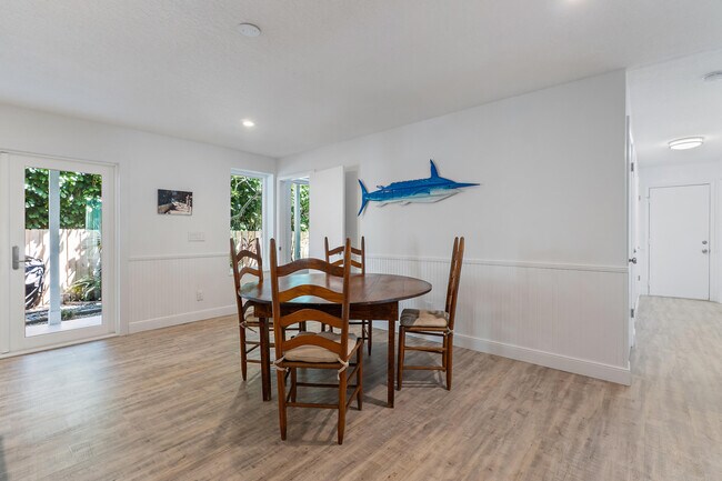 Building Photo - 3463 Canal Ct