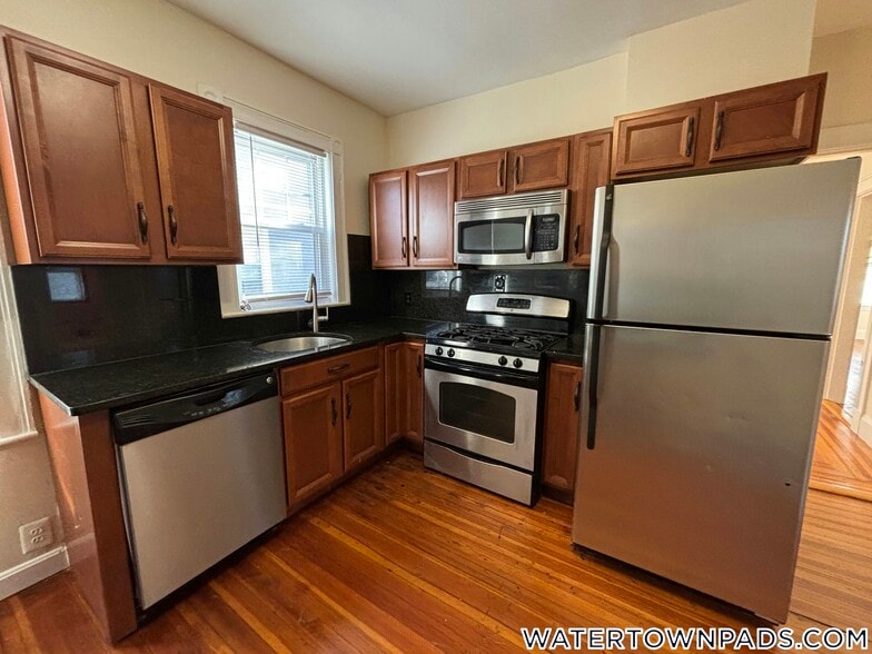 Building Photo - 11 Fairfield St