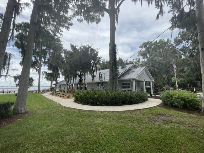 Building Photo - 36126 Plum Ave