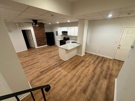 Building Photo - 28 Fleet St