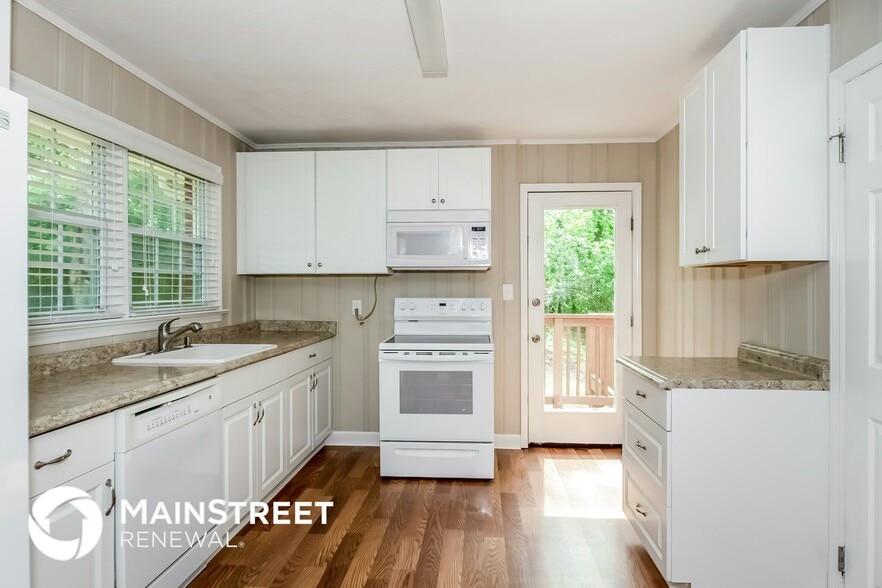 Building Photo - 8198 Spillers Dr SW