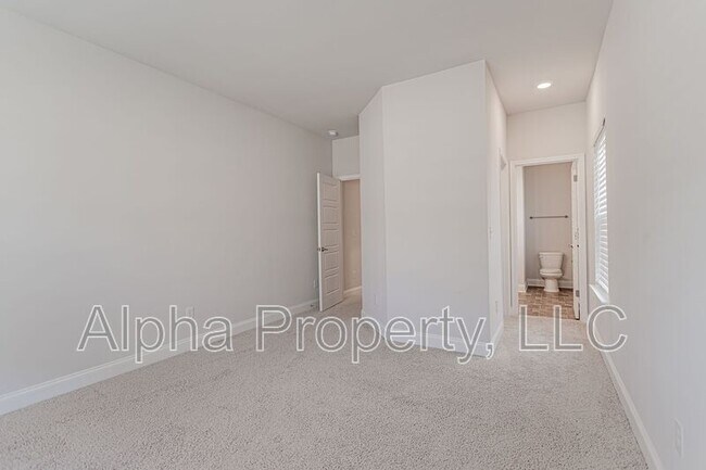 Building Photo - 504 Flying Squirrel Wy