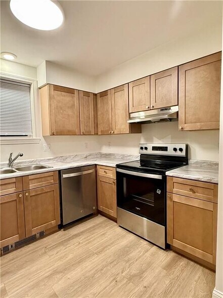 Building Photo - 37 Portland St