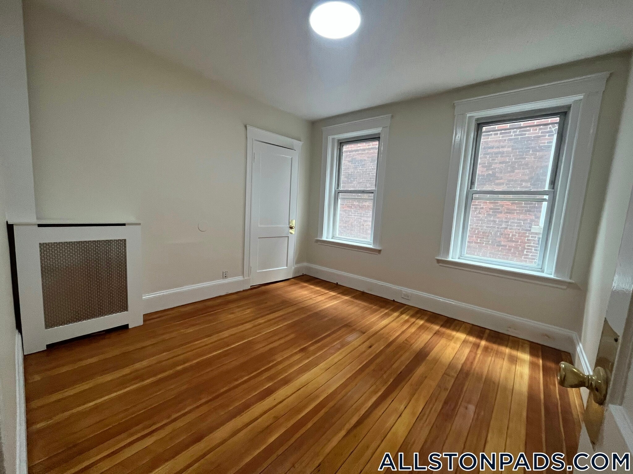 Building Photo - 6 Barrows St