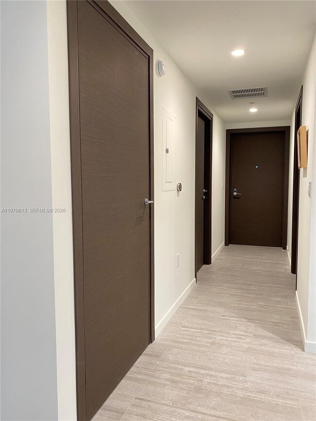 Building Photo - 1000 Brickell Plaza