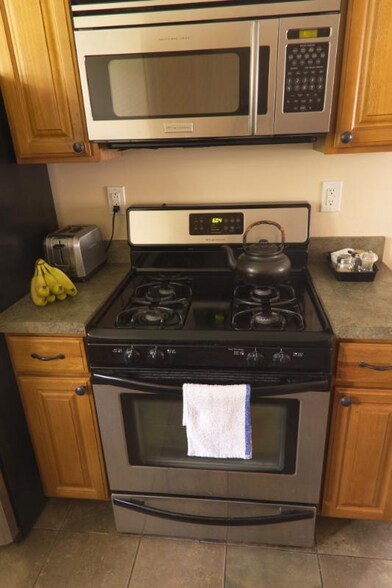 Building Photo - 6225 Monitor St