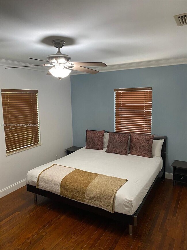 Building Photo - 1516 Funston St