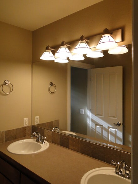 Building Photo - 2111 29th Avenue Ct SW