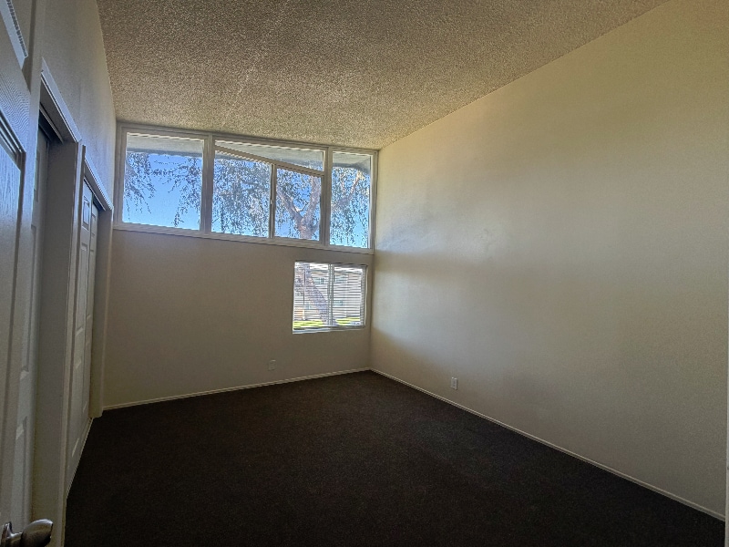 Building Photo - 700 N East End Ave