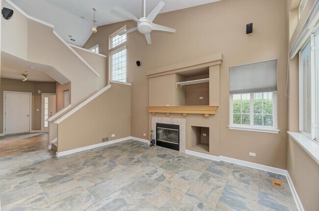 Building Photo - 3015 Kentshire Cir