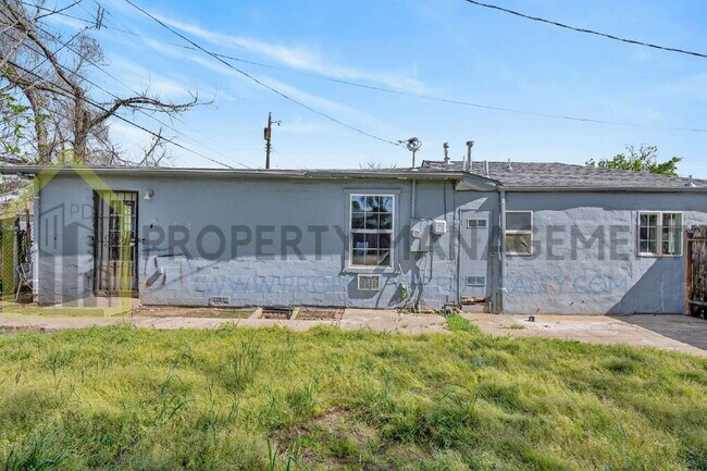 Building Photo - 3647 18th Ave