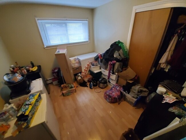 Building Photo - AVAILABLE JUNE! - 7 Bed 3 Bath Home!