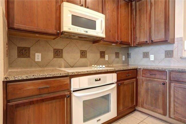 Building Photo - 13393 Mondovi Dr