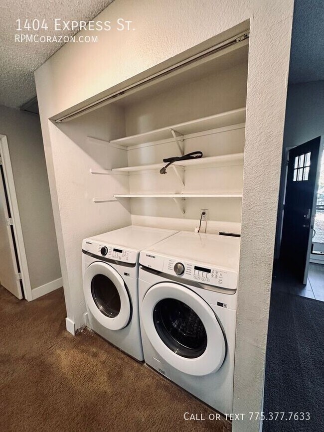 Building Photo - 1404 Express St