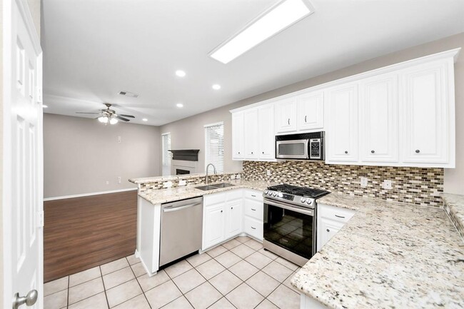 Building Photo - 8522 Sports Haven Dr