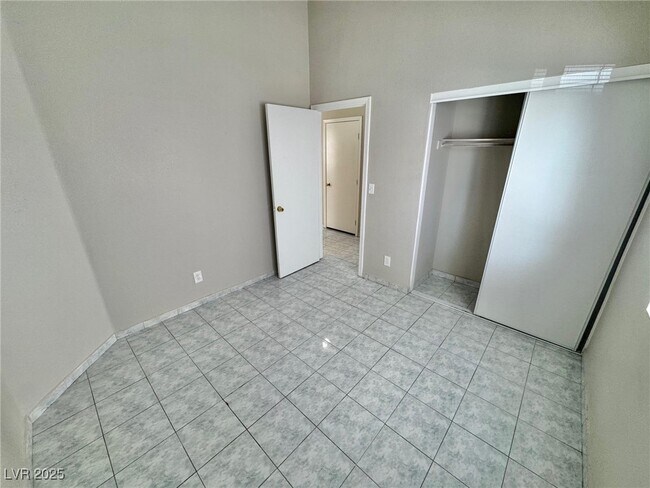 Building Photo - 1420 Padre Bay Dr