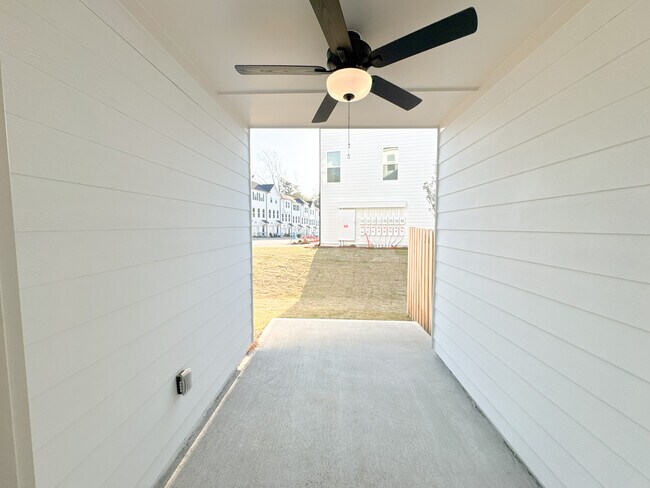 Building Photo - 3217 Bateman Drive SE