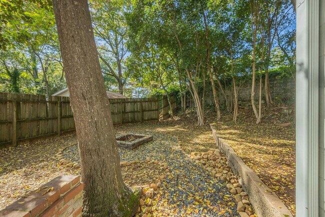 Building Photo - 840 Bobbin Mill Rd